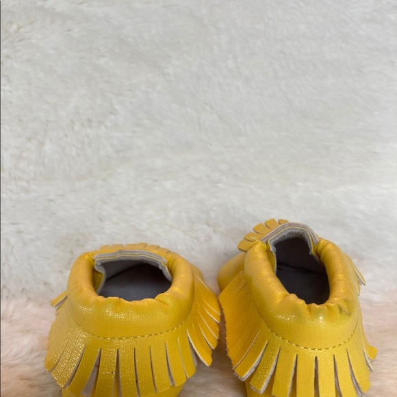 Yellow baby moccasins - Picture 5 of 5